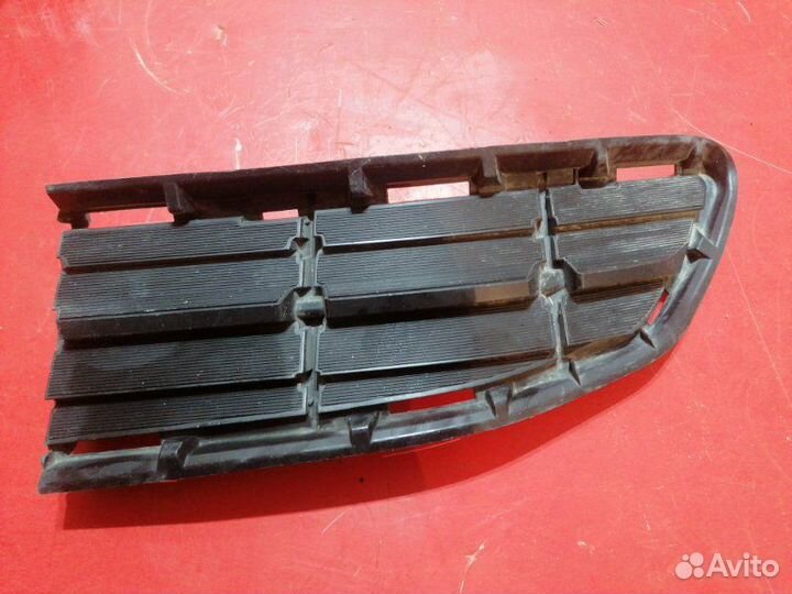 Решетка бампера передняя Toyota Rav4
