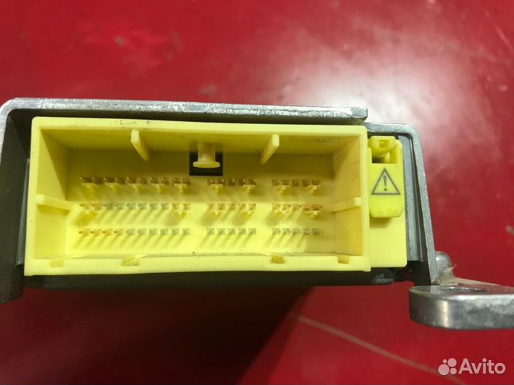 Блок управления подушек безопасности Toyota