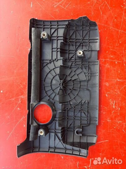 Крышка двс декоративная Peugeot 307