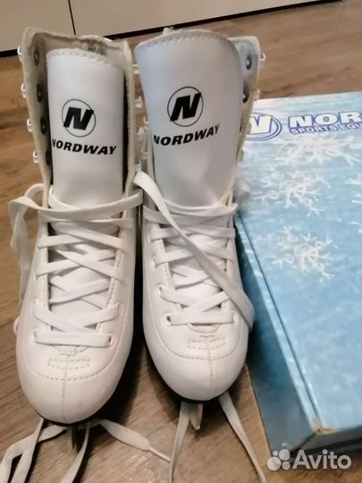 Коньки фигурные ледовые женские и подростковые