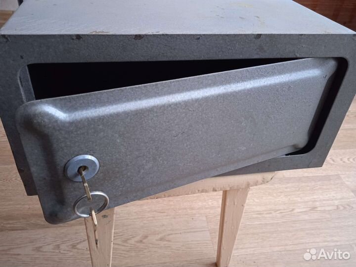 Сейф мебельный