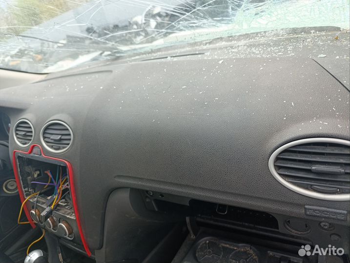 Ford focus 2 дорест торпедо без подушки