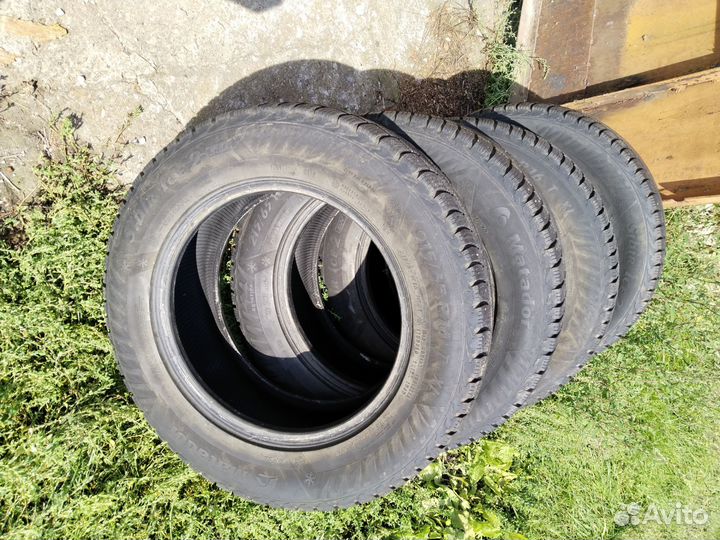 Matador MP 30 Sibir Ice 2 215/65 R16