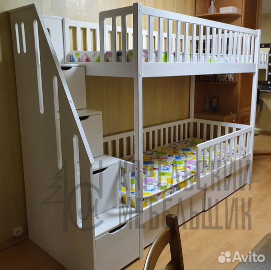 Двухъярусная кровать