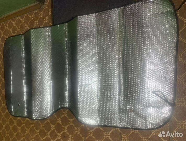 Солнцезащитная шторка на лобовое стекло