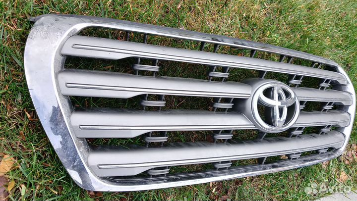Решетка радиатора toyota land cruiser 200