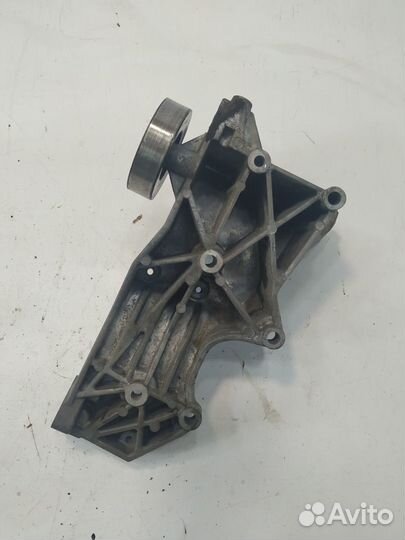 Audi A4 B6 B7 Кронштейн Генератора