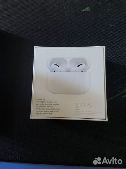 Кробки на iPhone 14 Pro и airpods pro оригинал