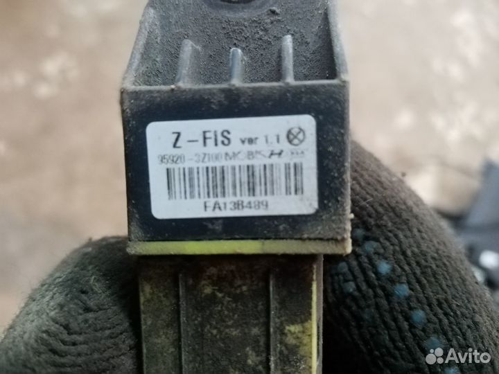 Датчик удара передний на Хендай I40 2014 год