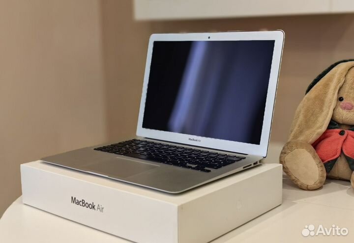 MacBook air 13 8/128 SSD 2017