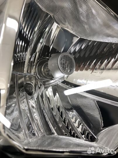 Фара правая Volkswagen T6 2015-2019