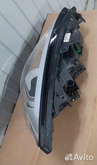 Kia Quoris фара оригинал. ксенон