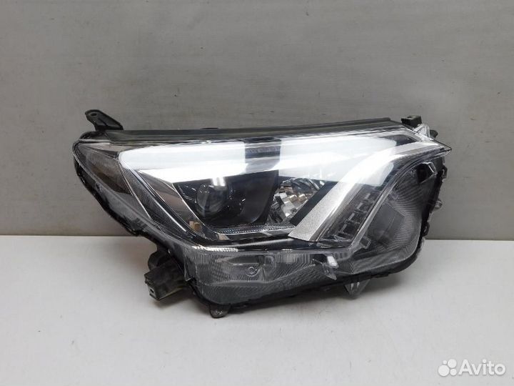 Фара правая Toyota RAV4