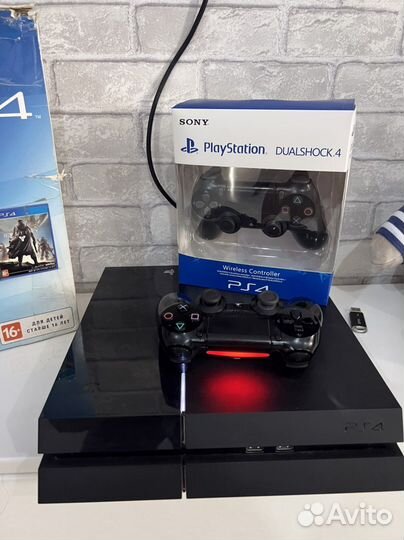 Sony playstation 4 + 2 джойстика + игры
