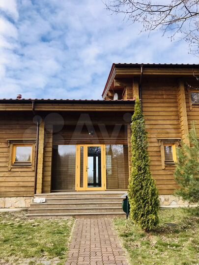 Коттедж 200 м² на участке 15 сот.