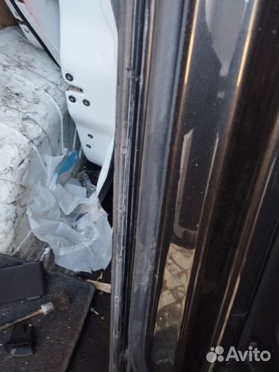 Дверь передняя правая volkswagen passat b6