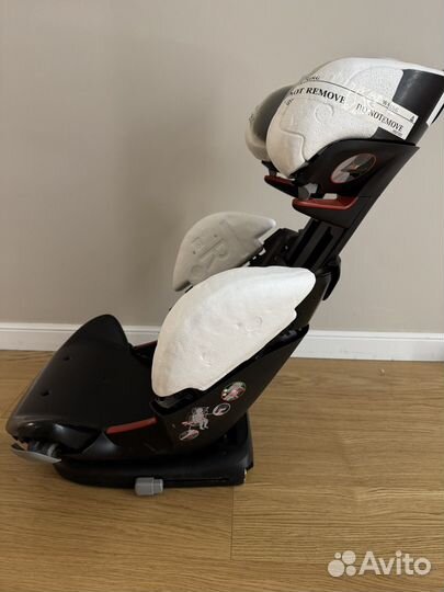 Автомобильное кресло maxi cosi