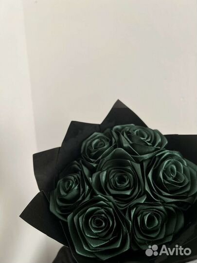 Букет атласных роз