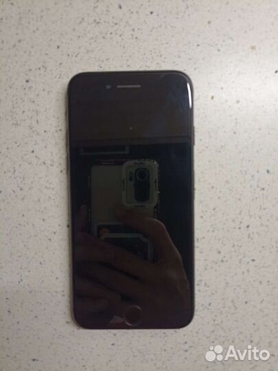 Телефон iPhone 7