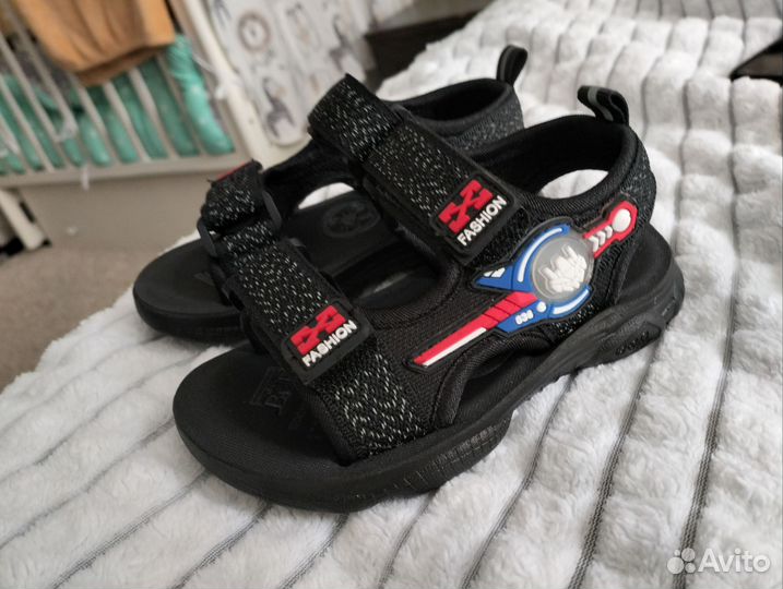 Сандали новые