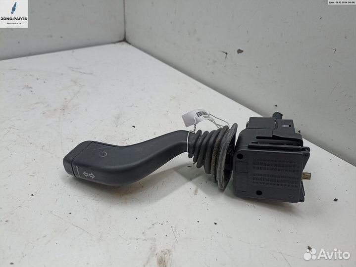 Переключатель поворотов 90221774 на Opel Omega B