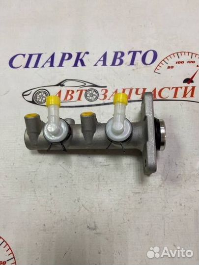 Главный тормозной цилиндр Toyota 47201-26540 в Хаб