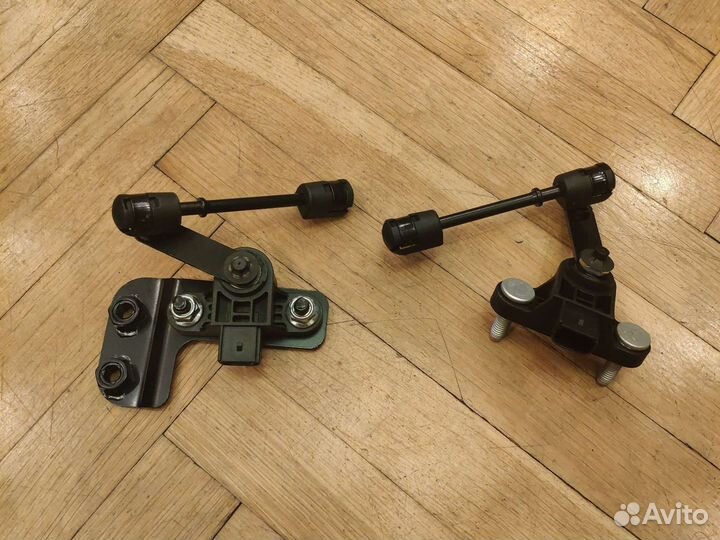 Датчик уровня подвески Lincoln Navigator 2