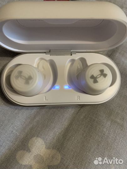 Беспроводные наушники jbl under armour