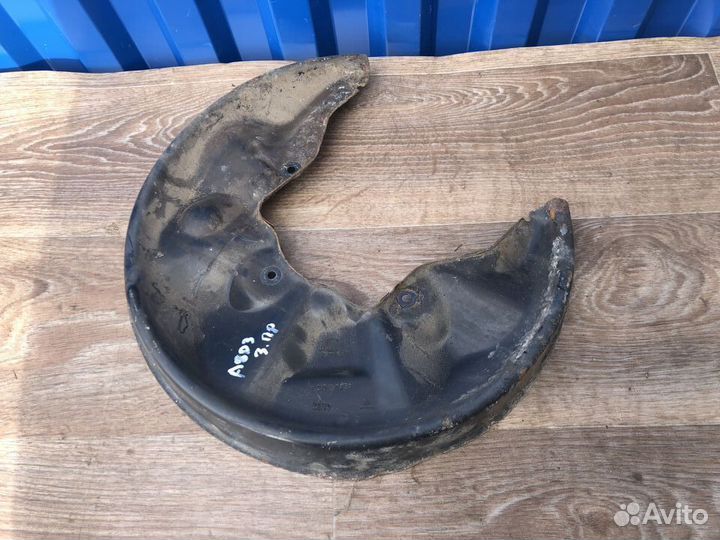 Пыльник тормозного диска задний Ауди А8 Д3 Audi A8