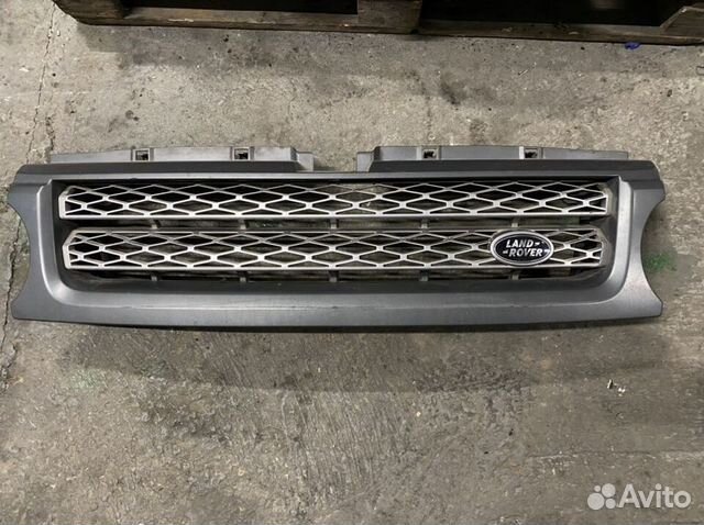 Решетка радиатора Range Rover Sport 2011 год