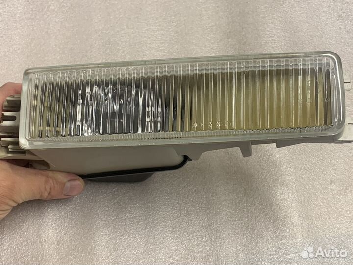 Фара противотуманная правая Audi 80 B4 Hella