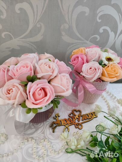 Букеты из мыльных роз в керамических кашпо