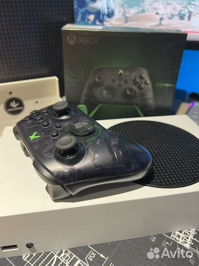 Xbox Series S + anniversary edition gamepad