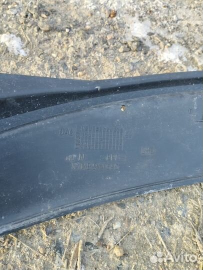 Жабо Mitsubishi carisma митсубиси каризма