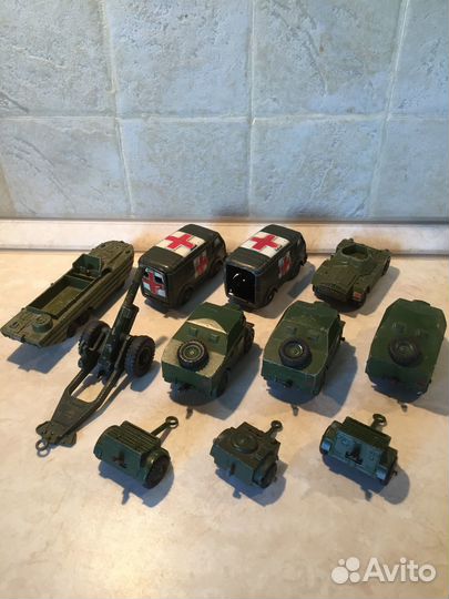 Военные модели Dinky toys,разные