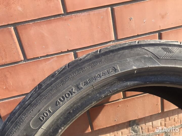 Yokohama Advan Fleva V701 215/45 R17