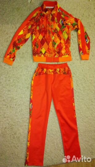 Спортивный костюм женский