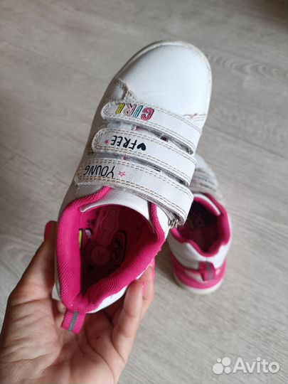 Кроссовки для девочки 30 размер