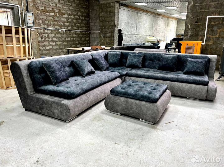 Угловой диван с оттоманкой