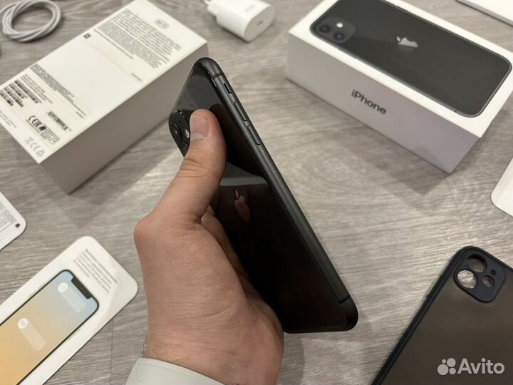 iPhone 11, 64 ГБ