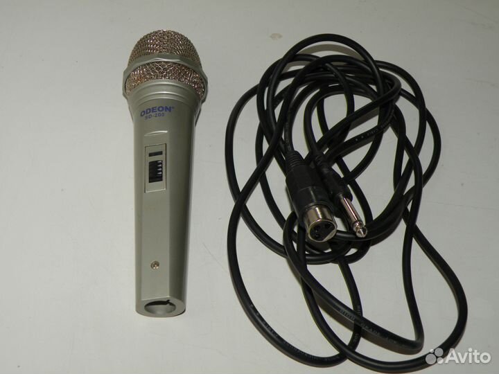 Караоке плеер BBK DV324SI + микрофон Odeon SD-200