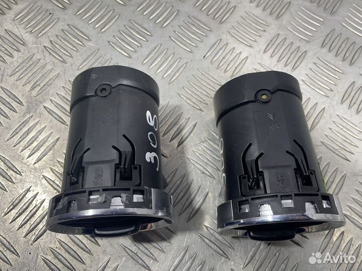 Дефлектор воздушный Peugeot 308 I (2007—2011) T7