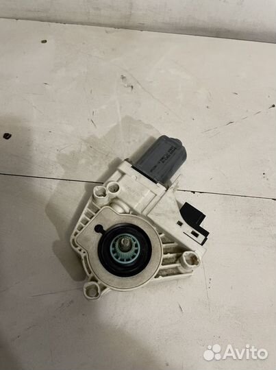 Моторчик стеклоподъемника передний Audi A6 C6