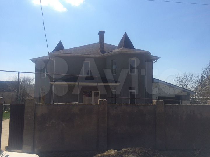 Дом 240 м² на участке 2 сот.