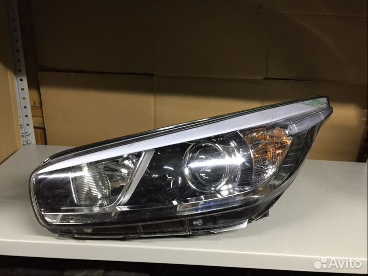 Фара битая левая Kia Ceed 2013
