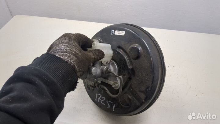 Цилиндр тормозной главный Toyota Highlander 2, 2013