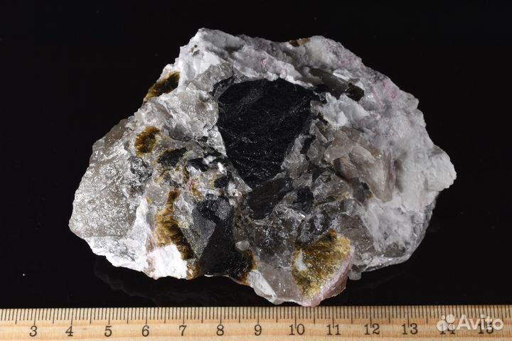 Сросток кристаллов. Полихромный турмалин. Лот №212