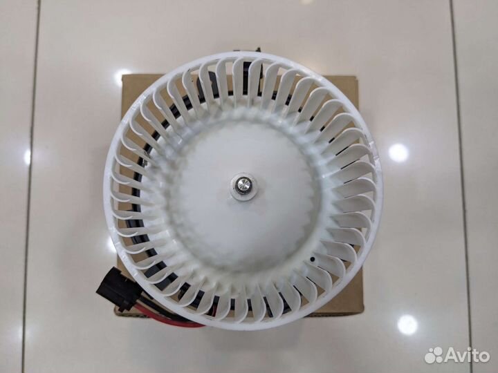 Мотор отопителя audi A4/A5/Q5/porshe macan