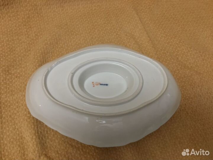 Антикварный фарфоровый соусник