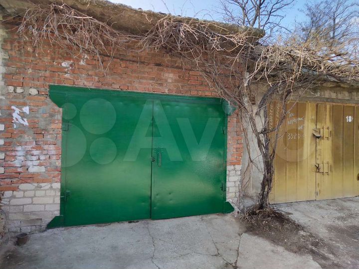 Гараж, > 30 м²